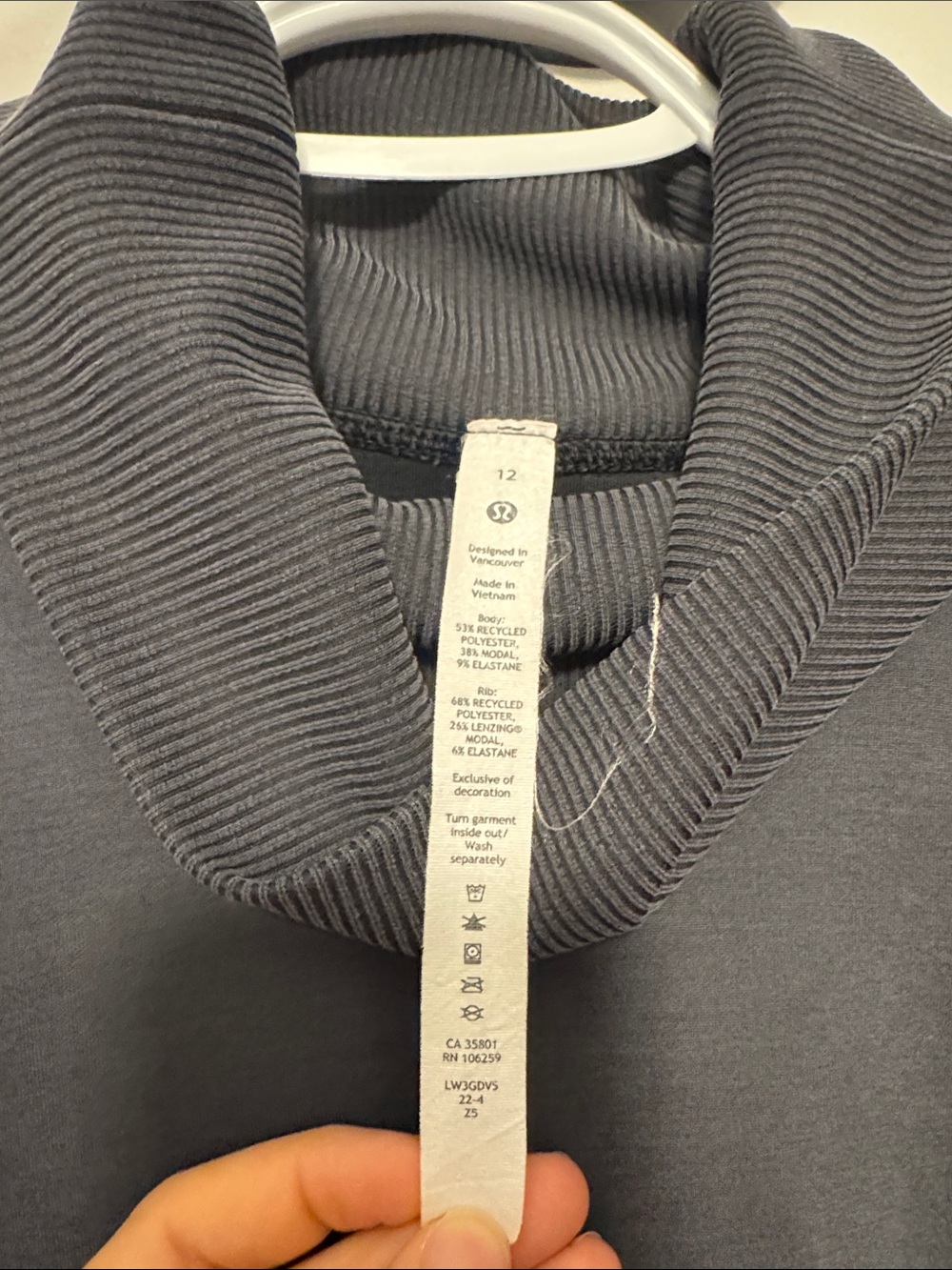 Lululemon Softstreme pullover turtle neck - Picture 4 of 5